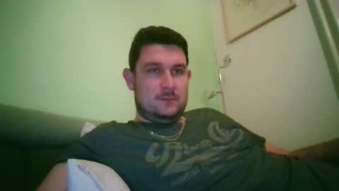 Snapshot of robtheman94 chatting on 10-06-25, 09:01 Robin online show from 10-06-25, 09:01