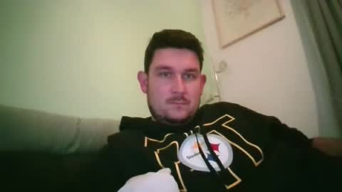 Snapshot of robtheman94 chatting on 11-02-25, 10:01 Robin online show from 11-02-25, 10:01