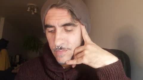 Snapshot of robynhotchilli chatting on 12-04-25, 01:59 robynhotchilli online show from 12-04-25, 01:59