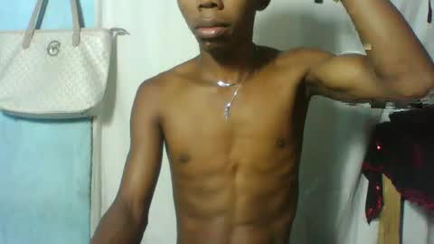 Snapshot of rocardo1510 chatting on 03-06-25, 06:52 rocardo1510 online show from 03-06-25, 06:52