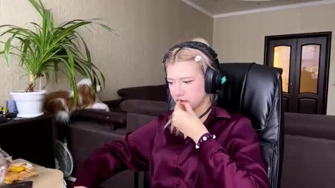 Anny online show from 02-04-26, 10:21