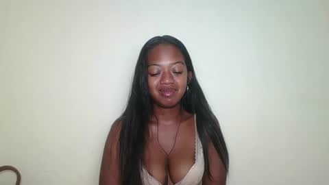 Snapshot of rochellinah chatting on 05-06-26, 06:13 rochellinah online show from 05-06-26, 06:13