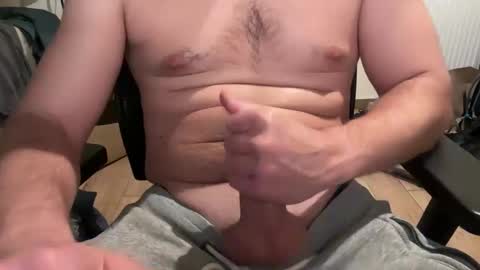 Snapshot of rocket_powerr chatting on 10-28-25, 11:18 rocketpower online show from 10-28-25, 11:18