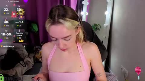 Snapshot of rockett_bunny chatting on 07-16-26, 01:33 Rockett online show from 07-16-26, 01:33