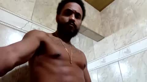 Snapshot of rockmaiaa chatting on 10-25-25, 01:35 rockmaiaa online show from 10-25-25, 01:35