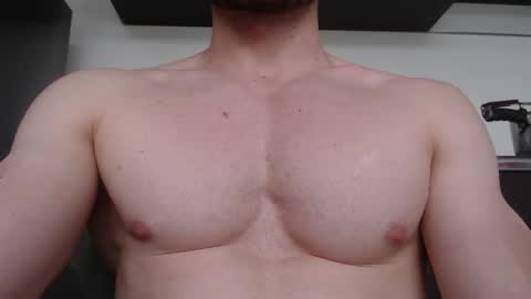 Snapshot of rocky_muscle chatting on 11-18-25, 07:18 rocky muscle online show from 11-18-25, 07:18