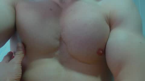 Snapshot of rocky_muscle chatting on 05-06-26, 04:01 rocky muscle online show from 05-06-26, 04:01