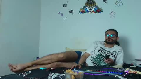 Snapshot of rodri_white chatting on 05-26-26, 03:35 rodri_white online show from 05-26-26, 03:35