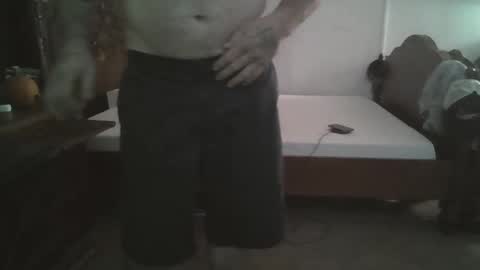 Snapshot of rodthemechanic chatting on 11-03-25, 06:14 rodthemechanic online show from 11-03-25, 06:14