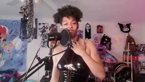 Snapshot of roelliitheecchi chatting on 06-17-26, 03:35 Roellii Pinky online show from 06-17-26, 03:35