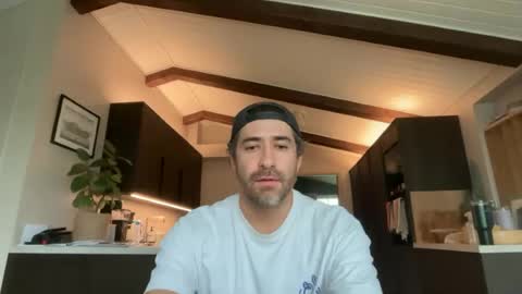 Roger Sterling online show from 06-17-26, 12:18