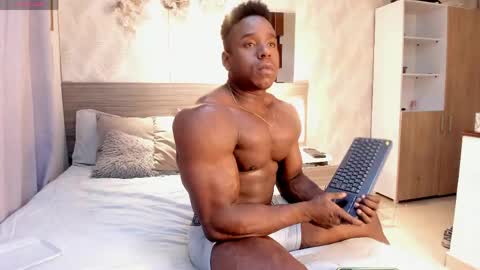 Snapshot of rogger_physique chatting on 04-20-26, 10:11 Rogger online show from 04-20-26, 10:11