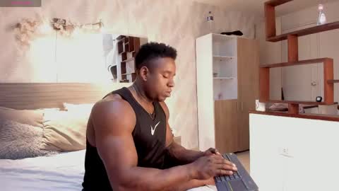 Snapshot of rogger_physique chatting on 04-21-26, 02:26 Rogger online show from 04-21-26, 02:26