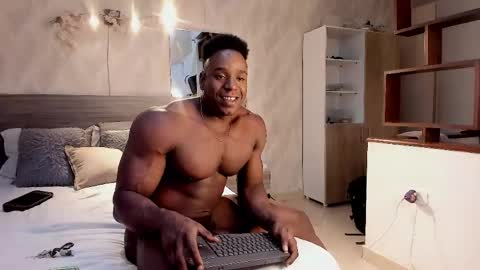Snapshot of rogger_physique chatting on 04-29-26, 10:16 Rogger online show from 04-29-26, 10:16