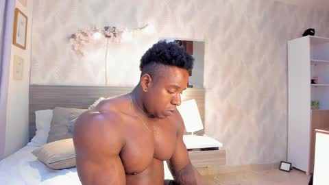 Snapshot of rogger_physique chatting on 05-06-26, 06:08 Rogger online show from 05-06-26, 06:08
