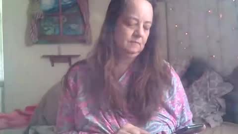 Snapshot of roisierios chatting on 04-27-26, 12:47 Rosie Rios online show from 04-27-26, 12:47