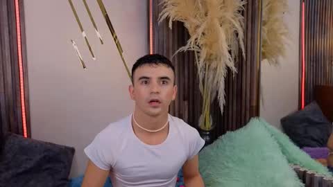   online show from 12-01-25, 12:43