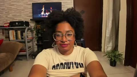 Snapshot of romantic_stargirl chatting on 06-04-26, 11:11 Is A Belle online show from 06-04-26, 11:11