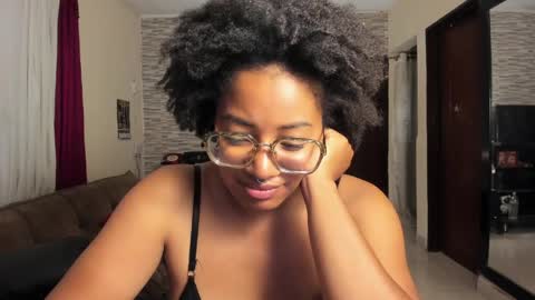 Snapshot of romantic_stargirl chatting on 06-06-26, 12:38 Is A Belle online show from 06-06-26, 12:38