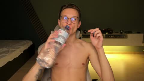 Romeo online show from 01-10-25, 07:43