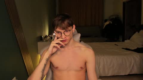 Romeo online show from 01-14-25, 05:56