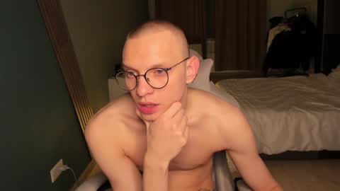 Romeo online show from 01-19-25, 10:39