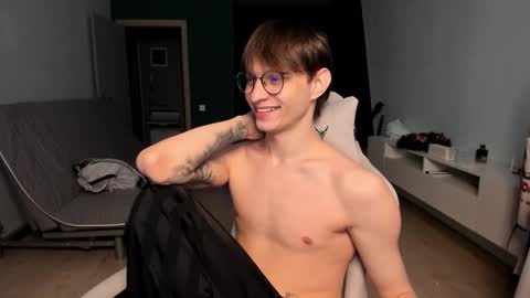 Romeo online show from 02-26-26, 09:41