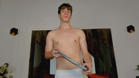 Snapshot of romeo_ricci1 chatting on 05-27-26, 01:02 Romeo Ricci online show from 05-27-26, 01:02