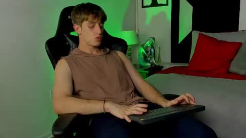 Snapshot of romeo_ricci1 chatting on 07-30-26, 04:22 Romeo Ricci online show from 07-30-26, 04:22
