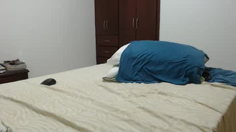    online show from 11-22-25, 11:42