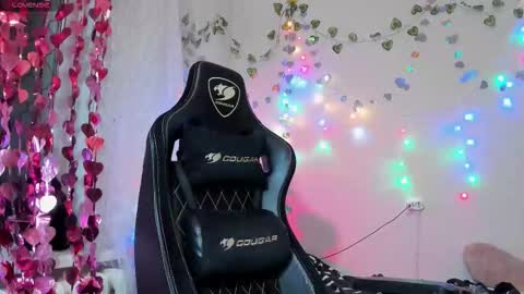 Snapshot of roniya_v chatting on 03-09-26, 05:17 Spicy lady Kristy online show from 03-09-26, 05:17