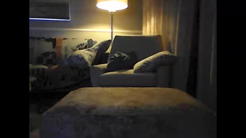 Snapshot of ronvlv chatting on 06-03-26, 02:03 ronvlv online show from 06-03-26, 02:03