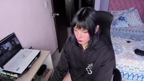 Snapshot of room312_ chatting on 07-12-26, 05:04 Twelve 3 Inst Twelve 312002 Twitter Room312 2002 online show from 07-12-26, 05:04