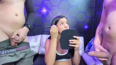 Snapshot of room_kitty chatting on 03-11-25, 11:15 MIA AND PAUL online show from 03-11-25, 11:15