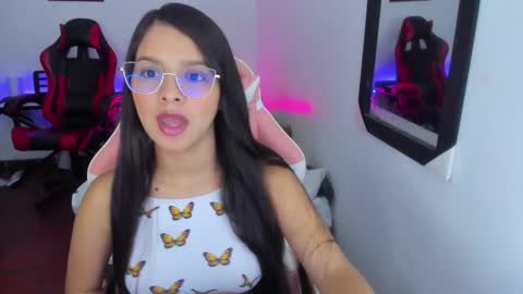  MIA AND PAUL online show from 01-09-26, 03:42