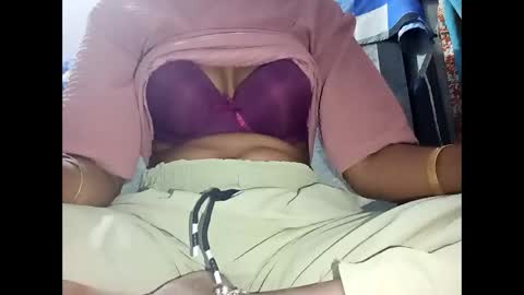 roop_sexy642 online show from 04-17-26, 06:27