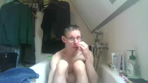 Snapshot of rororober chatting on 02-17-26, 10:23 rororober online show from 02-17-26, 10:23