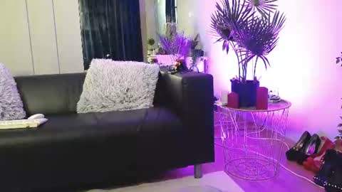Snapshot of rosacatalleya chatting on 07-12-26, 04:14 Rose online show from 07-12-26, 04:14