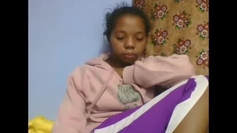 Snapshot of rosah225127 chatting on 05-04-26, 06:04 rosah225127 online show from 05-04-26, 06:04