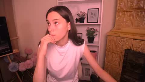 Snapshot of rosalais_ chatting on 07-01-26, 06:37 Rose online show from 07-01-26, 06:37