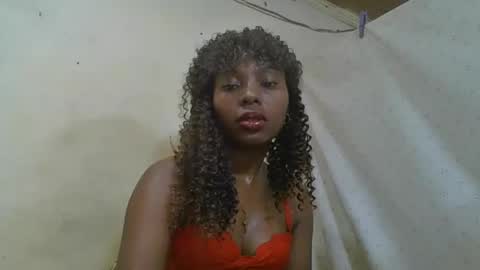 Snapshot of rosalinda933 chatting on 05-31-26, 06:09 Rosalinda online show from 05-31-26, 06:09