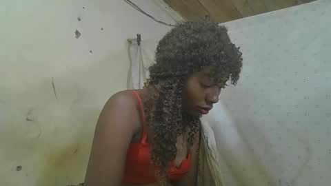 Snapshot of rosalinda933 chatting on 06-01-26, 07:21 Rosalinda online show from 06-01-26, 07:21