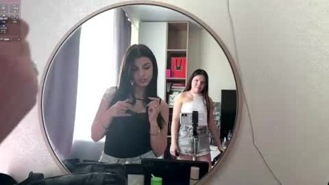 Snapshot of rosalindazahm chatting on 06-21-26, 09:23 Nicole online show from 06-21-26, 09:23