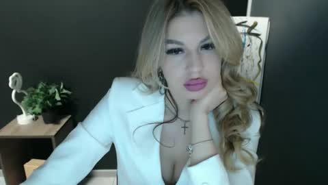 Rosalina online show from 05-17-26, 12:34