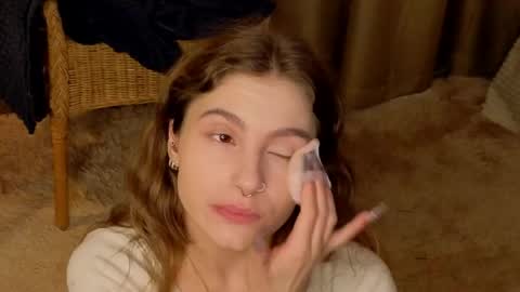 Snapshot of rosalvaulman chatting on 05-12-26, 05:10 Kylie online show from 05-12-26, 05:10