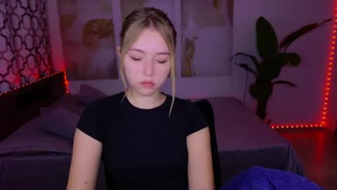 RosaRising online show from 07-19-26, 04:38