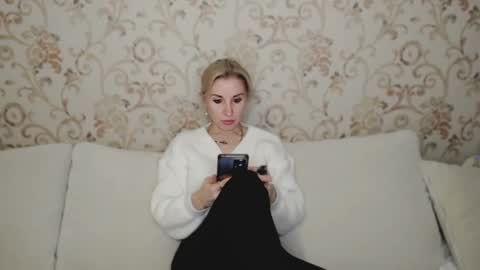 Snapshot of rose__shine chatting on 12-24-24, 10:11 rose shine online show from 12-24-24, 10:11