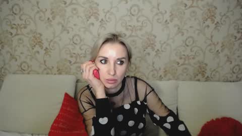 Snapshot of rose__shine chatting on 01-08-25, 04:33 rose shine online show from 01-08-25, 04:33