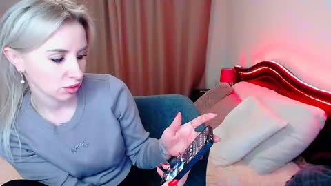 Snapshot of rose__shine chatting on 01-09-25, 01:35 rose shine online show from 01-09-25, 01:35