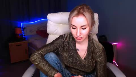 Snapshot of rose__shine chatting on 01-25-25, 01:19 rose shine online show from 01-25-25, 01:19